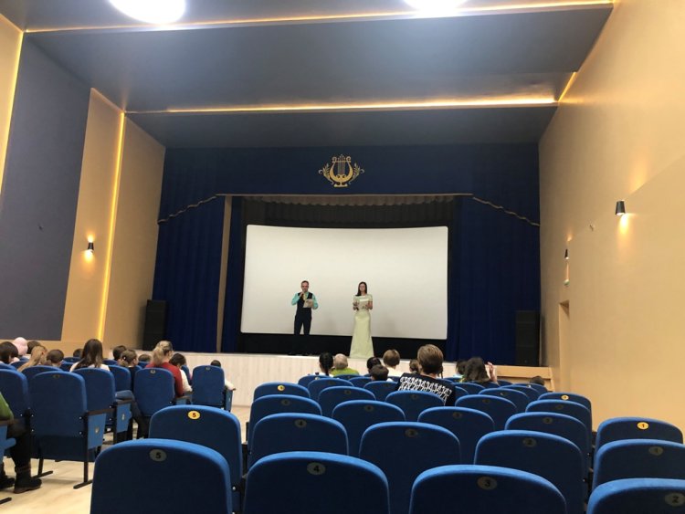 При поддержке Фонда кино в п.Стекольный открыт кинозал.